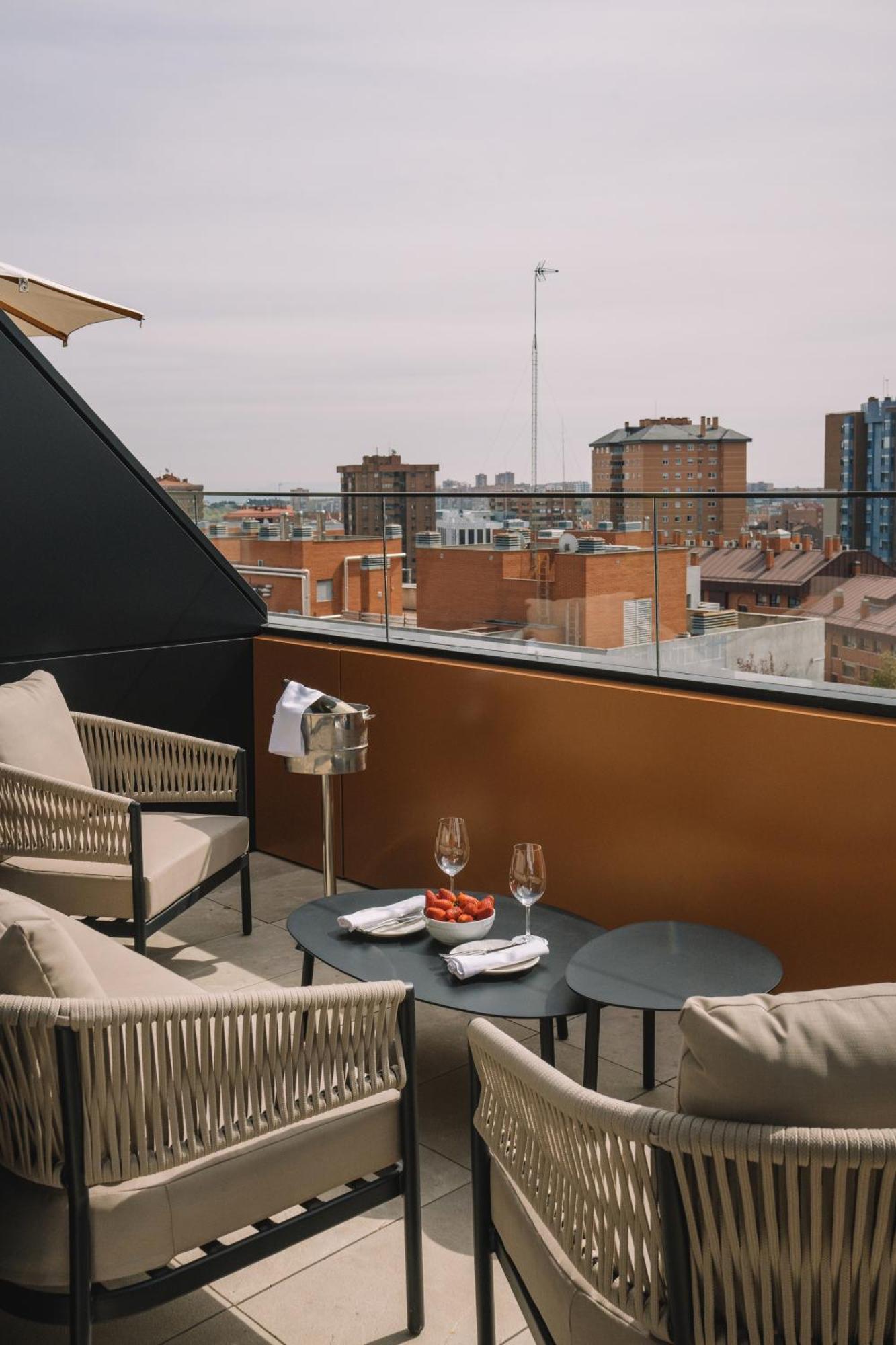 Hotel Pinar Plaza Madrid Ngoại thất bức ảnh
